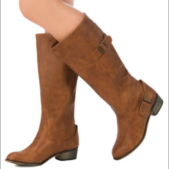 JustFab Shoes - just fab Tacoma boots size 6.5